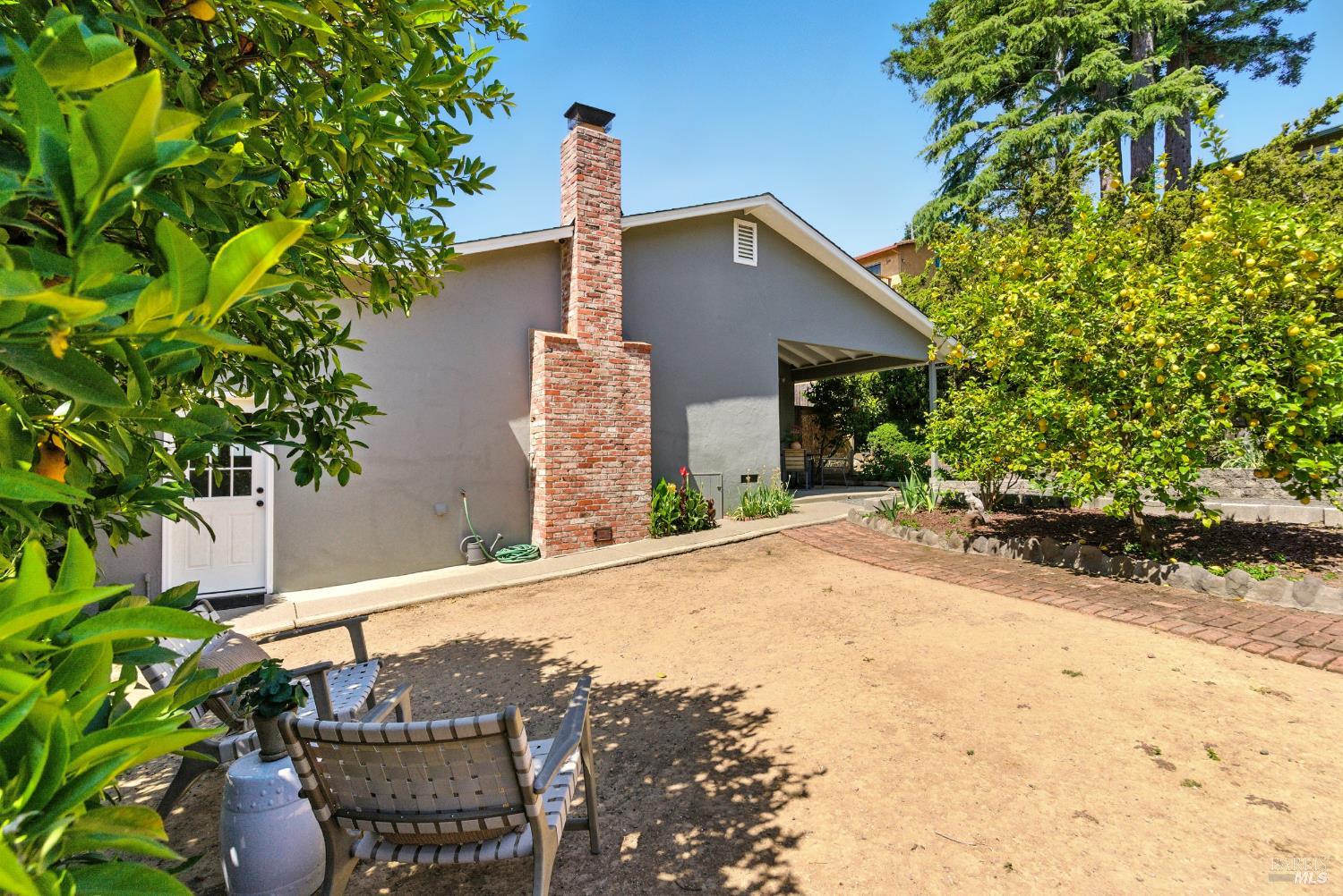 7 Arlene Ct