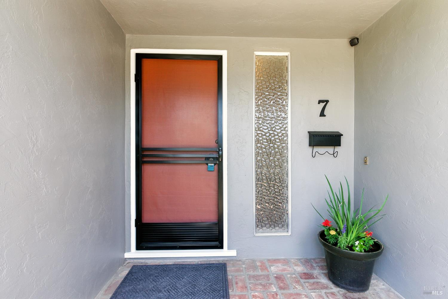 7 Arlene Ct