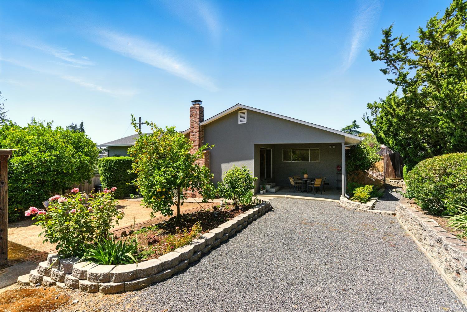7 Arlene Ct