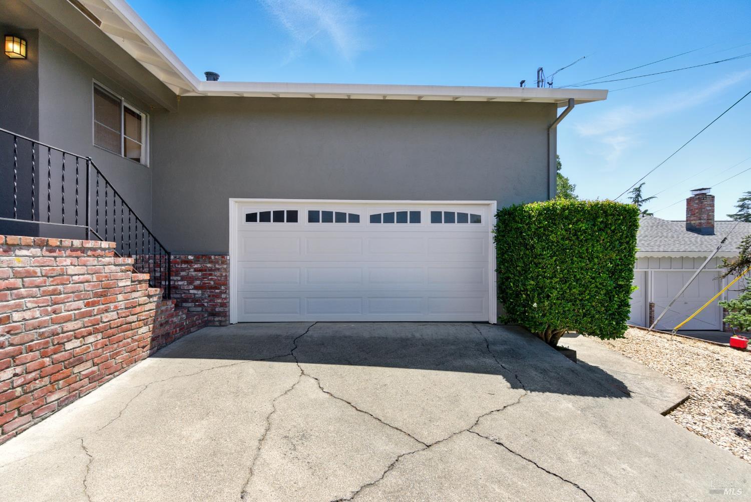 7 Arlene Ct