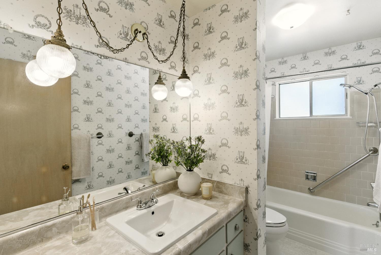 7 Arlene Ct
