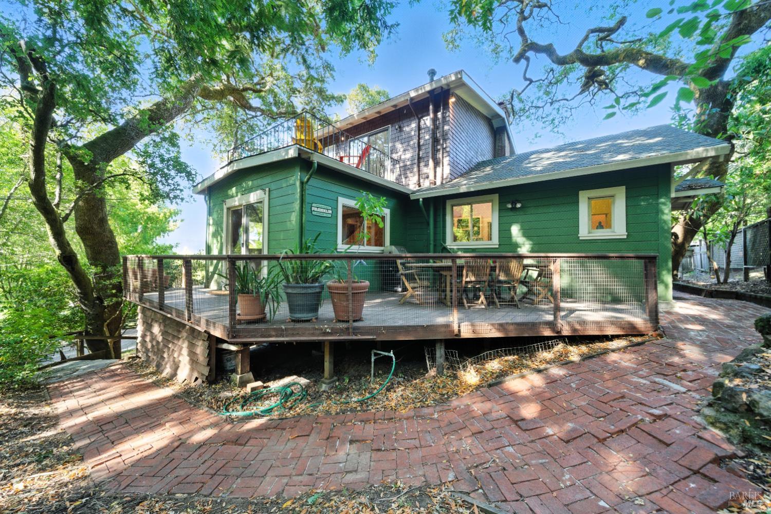 150 Bungalow Ave