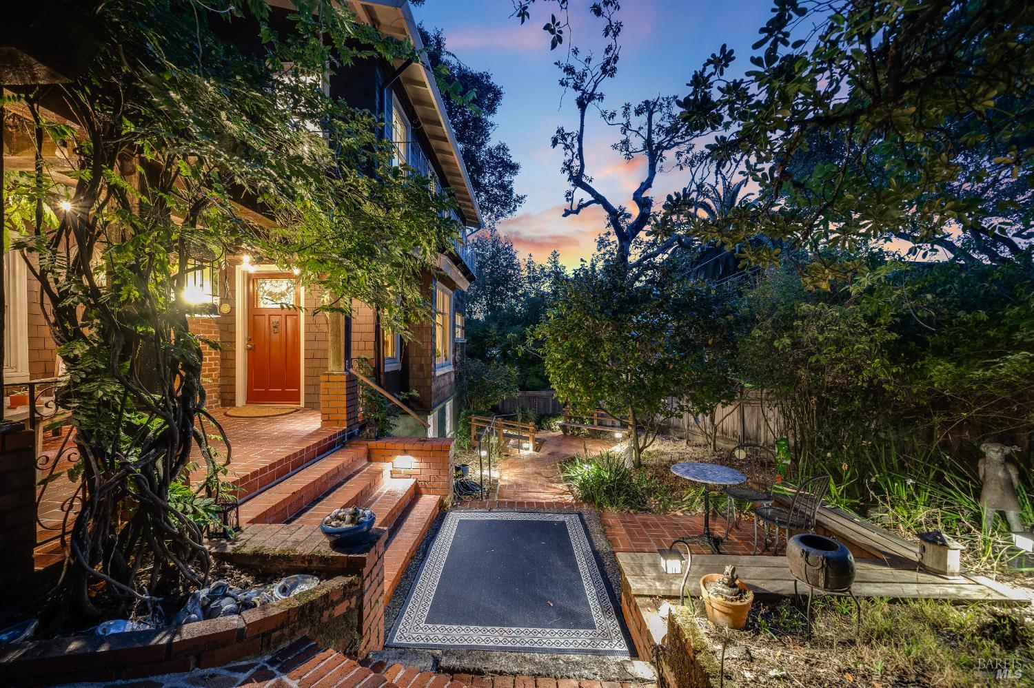 150 Bungalow Ave