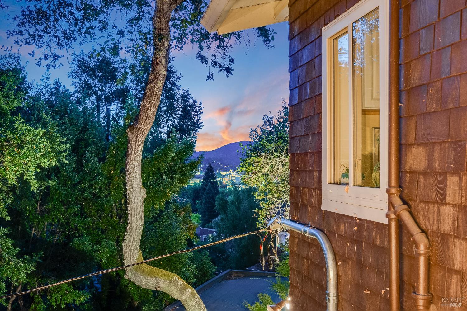 150 Bungalow Ave