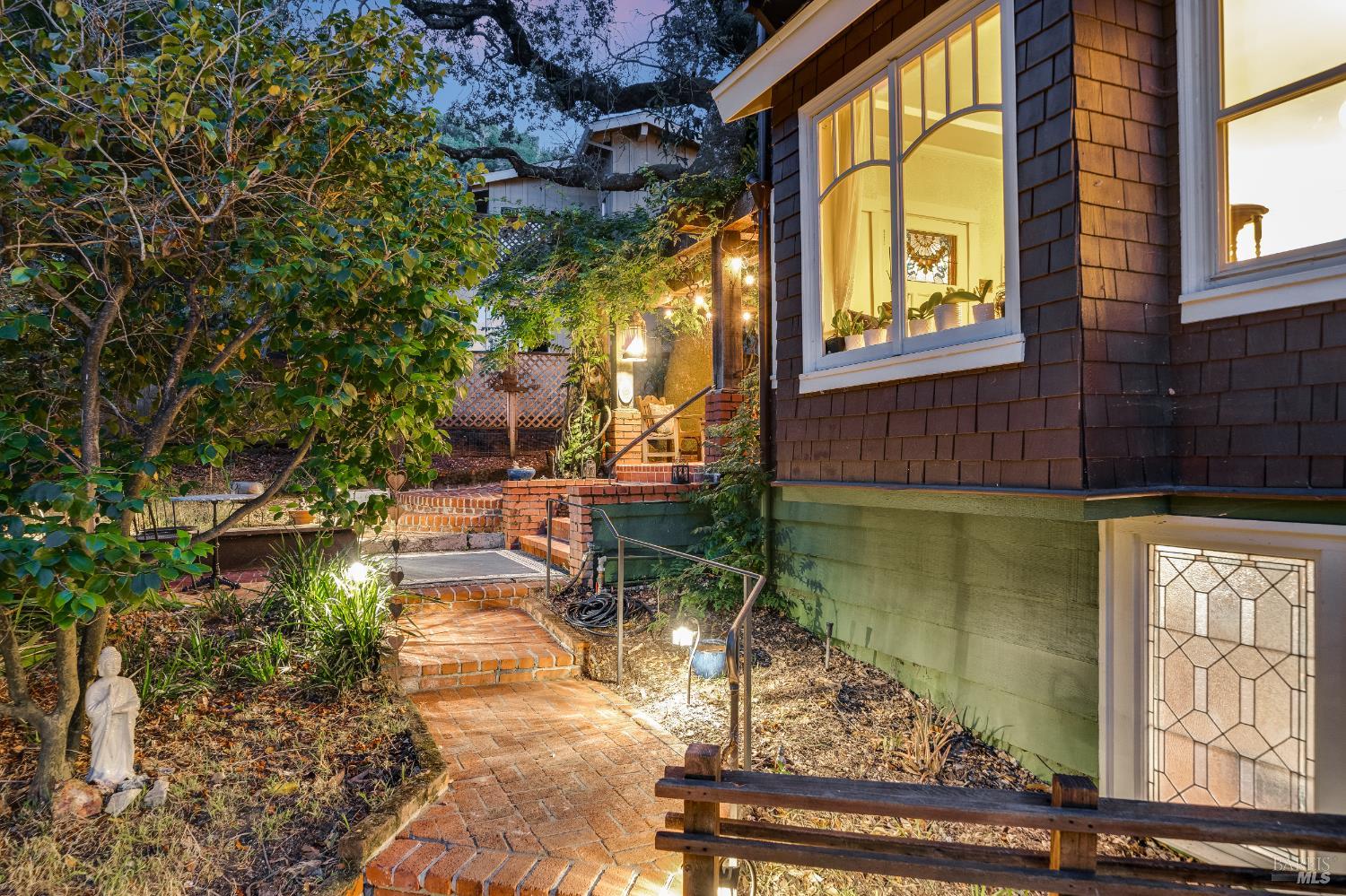150 Bungalow Ave