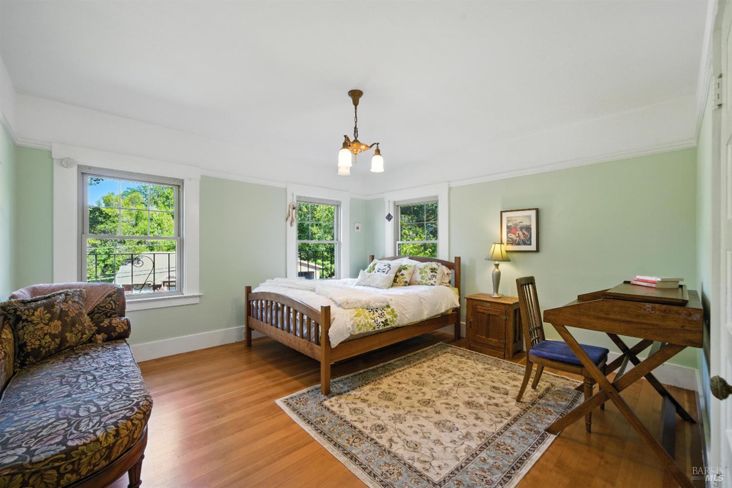 150 Bungalow Ave