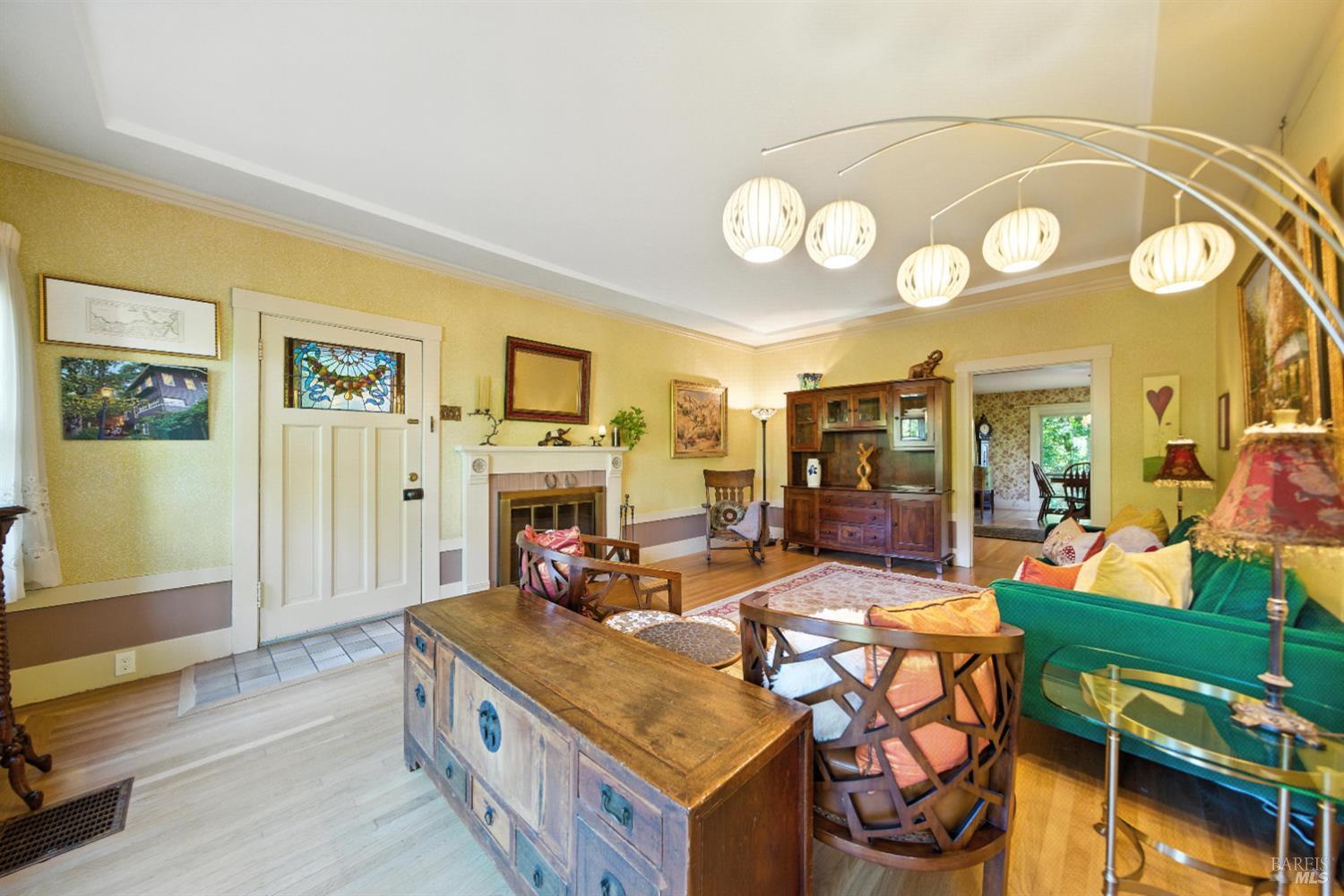 150 Bungalow Ave