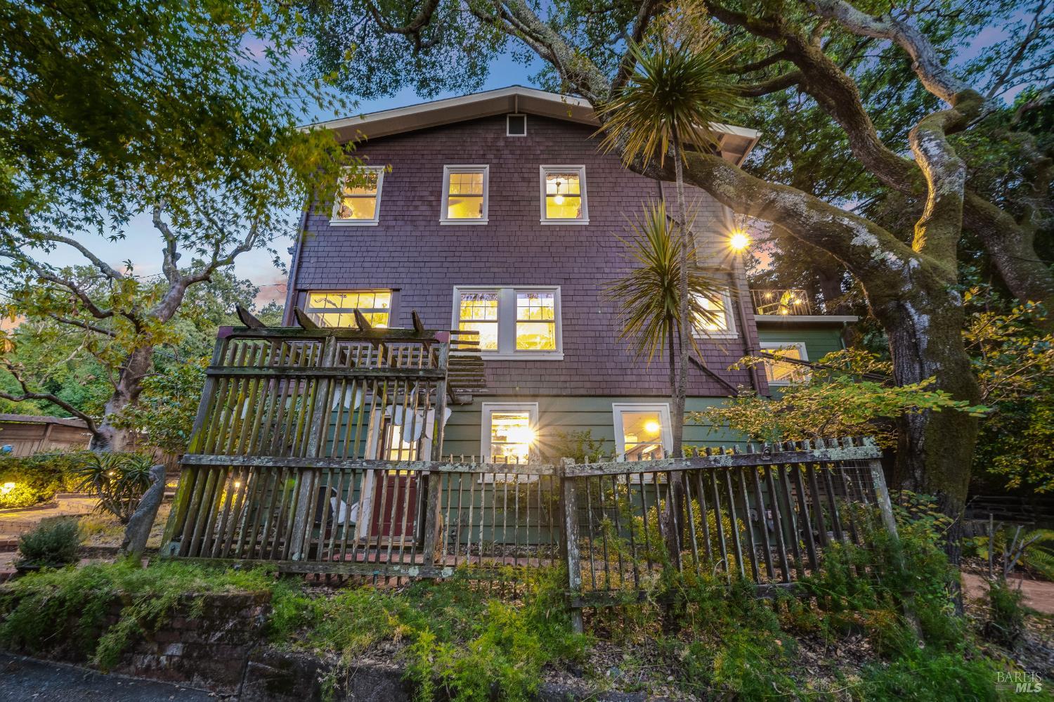 150 Bungalow Ave