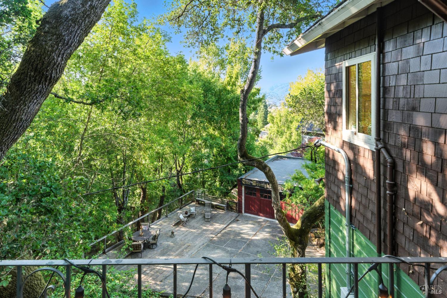 150 Bungalow Ave