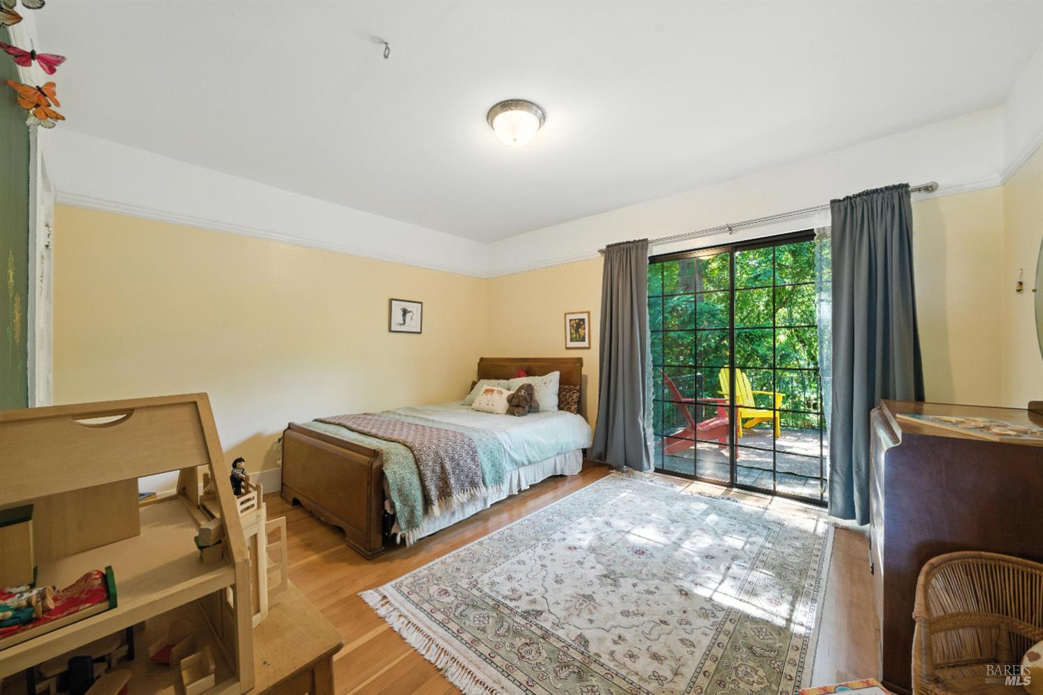 150 Bungalow Ave
