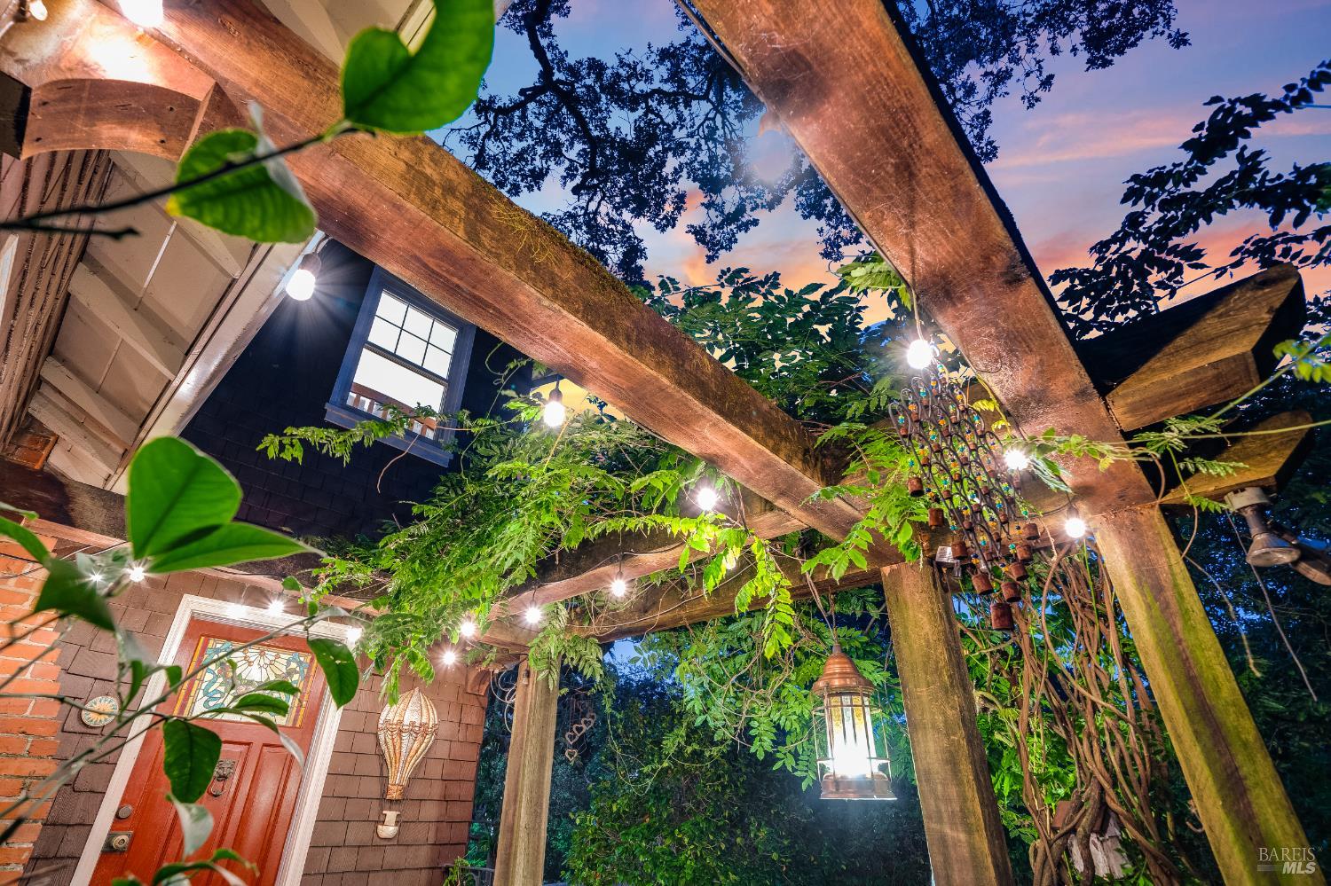 150 Bungalow Ave