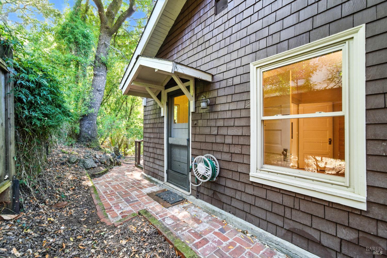 150 Bungalow Ave