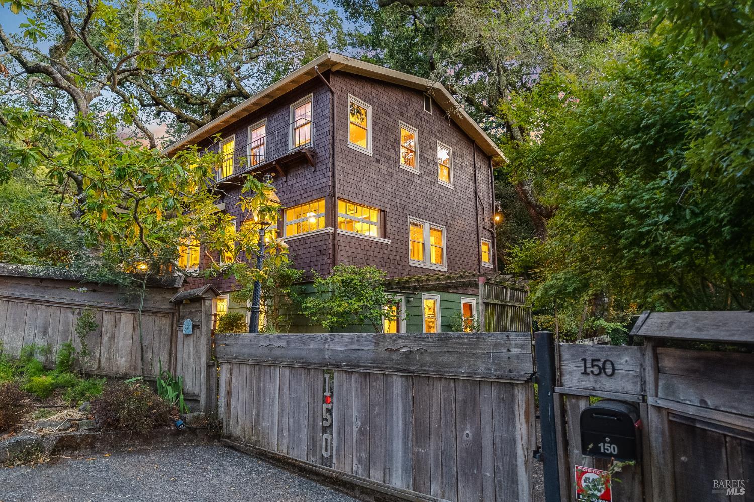 150 Bungalow Ave