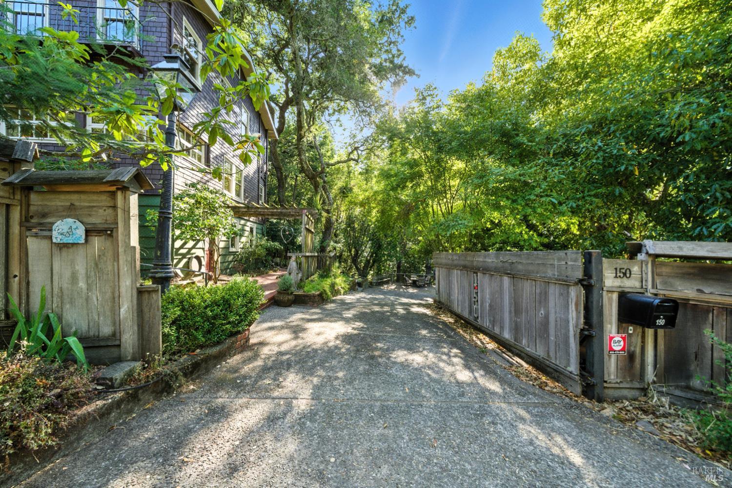 150 Bungalow Ave
