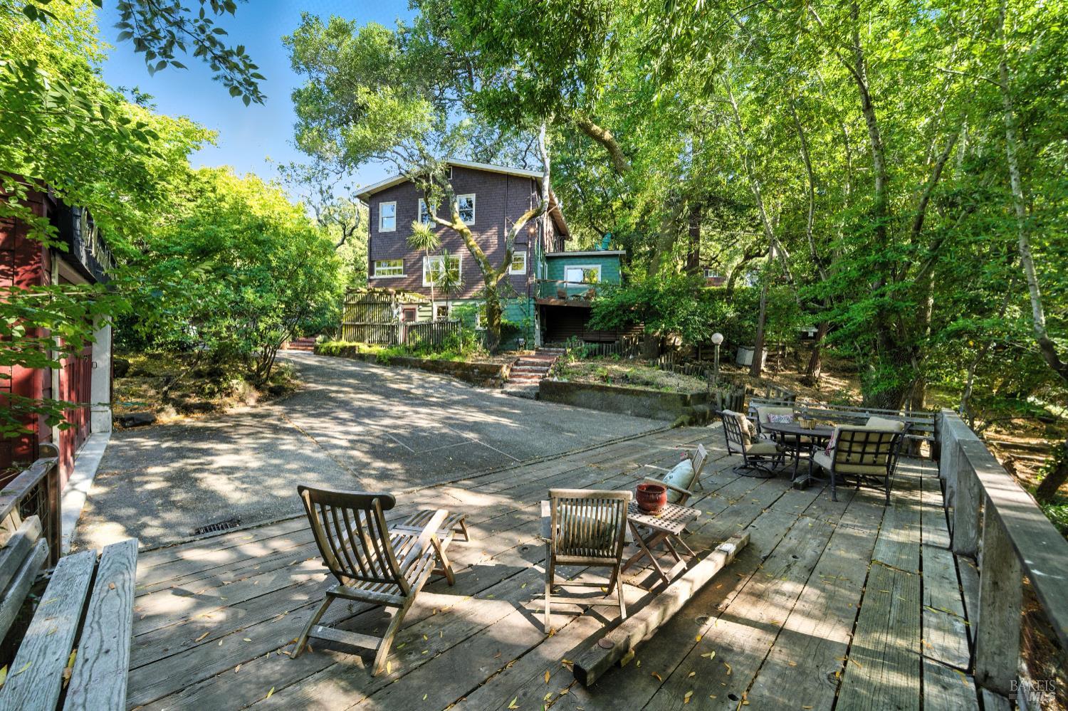 150 Bungalow Ave