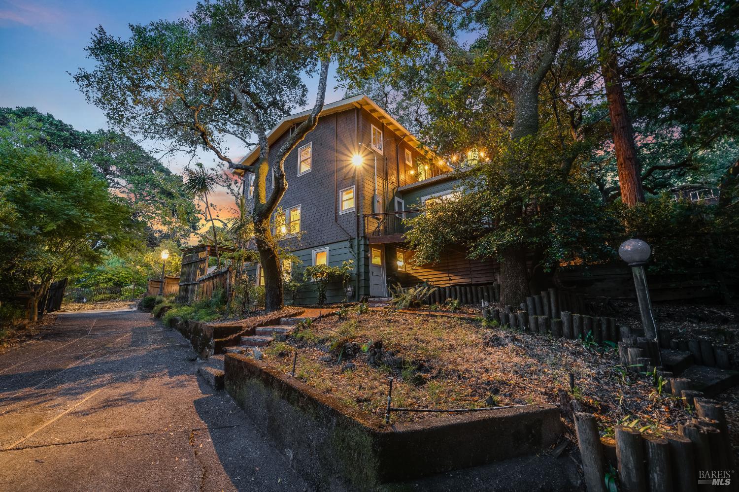 150 Bungalow Ave