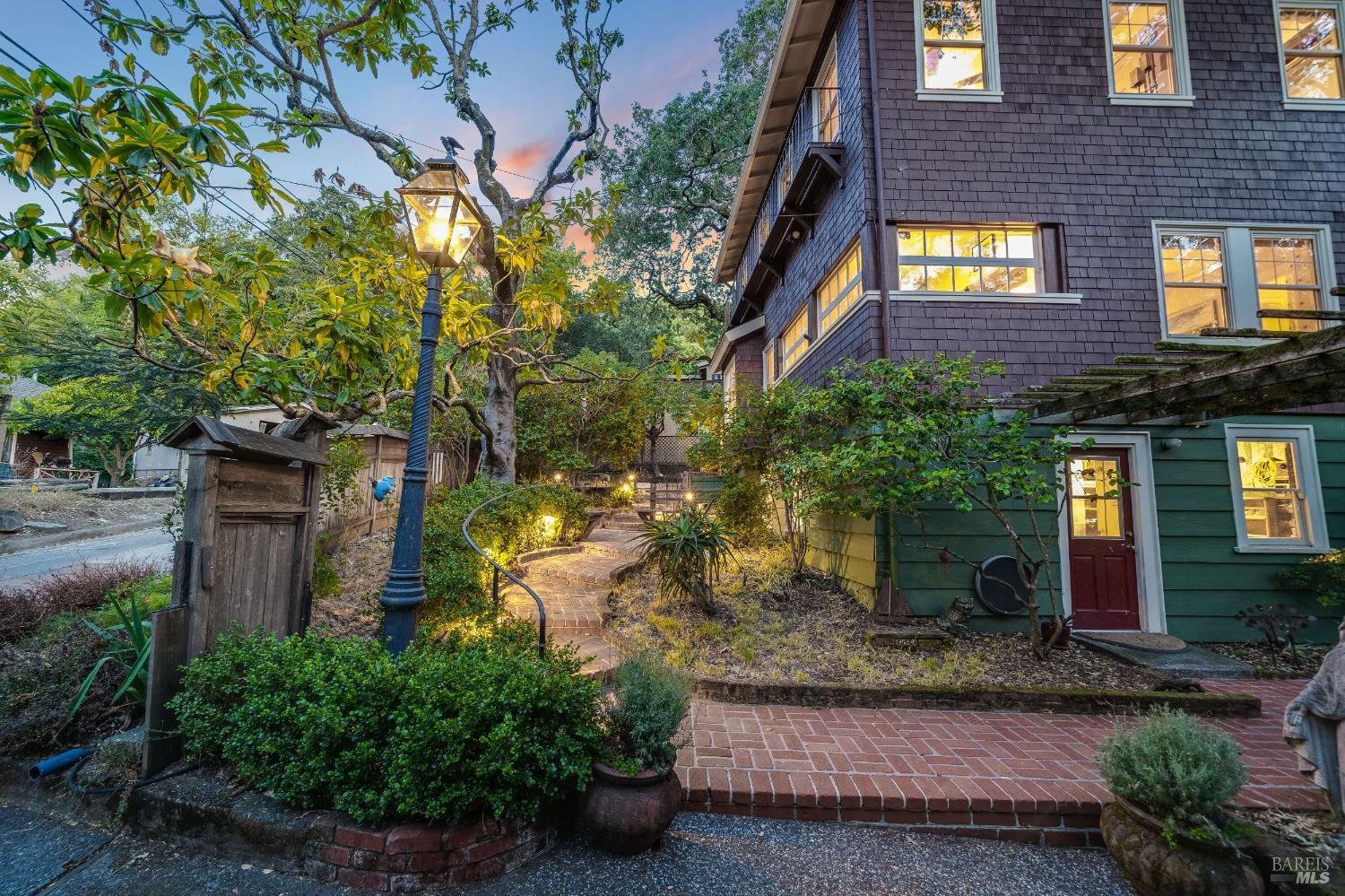 150 Bungalow Ave