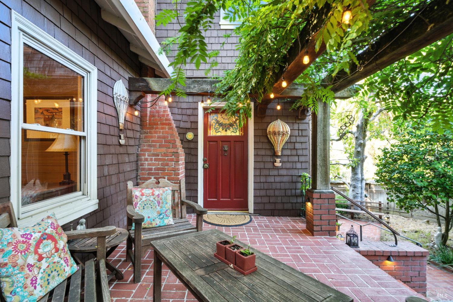 150 Bungalow Ave