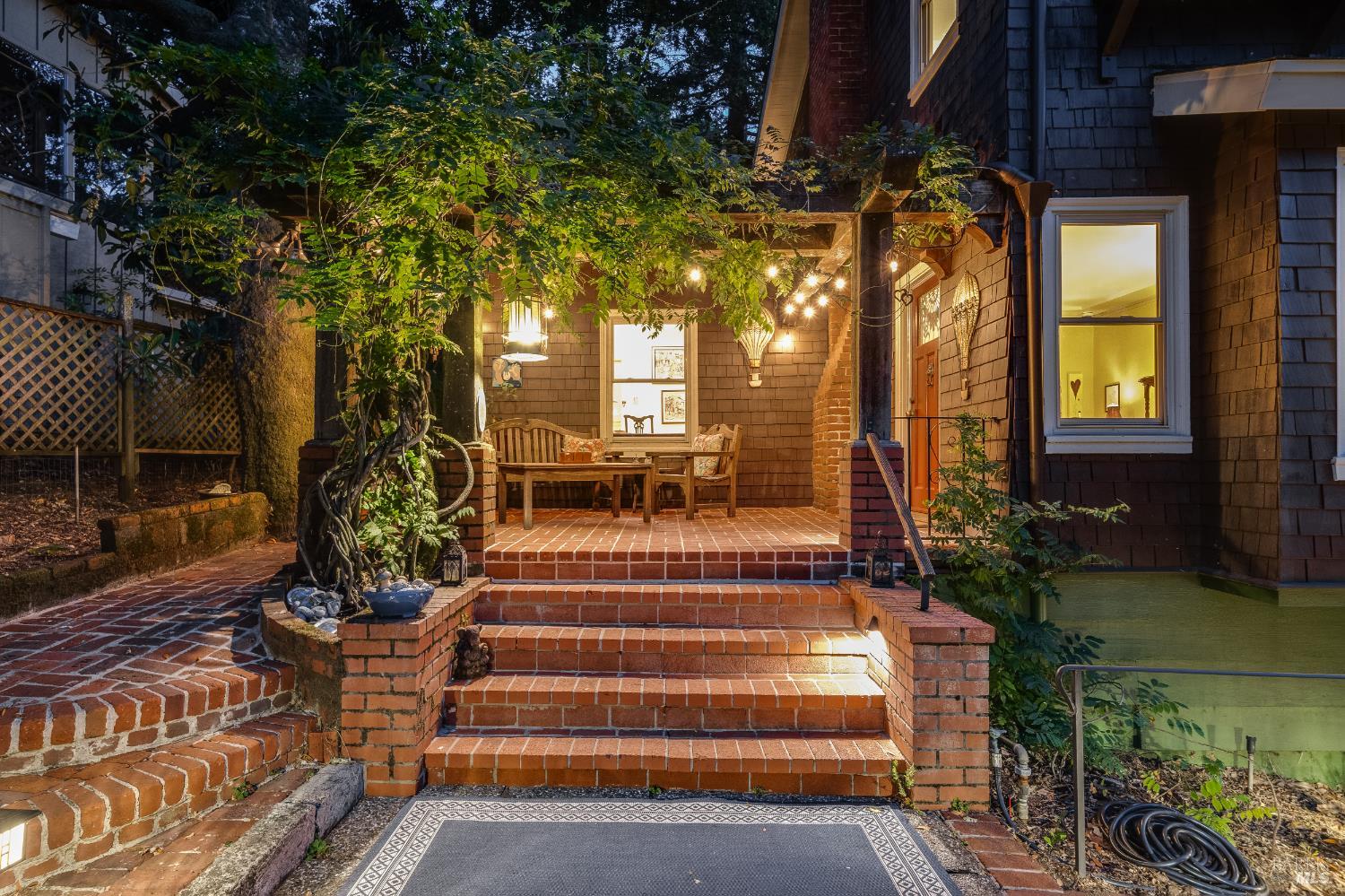 150 Bungalow Ave