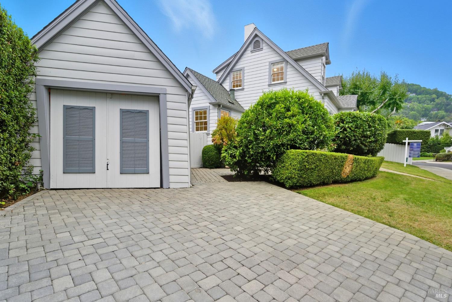 99 Alder Ave