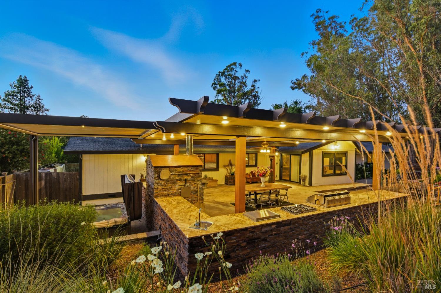 296 Eucalyptus Ave