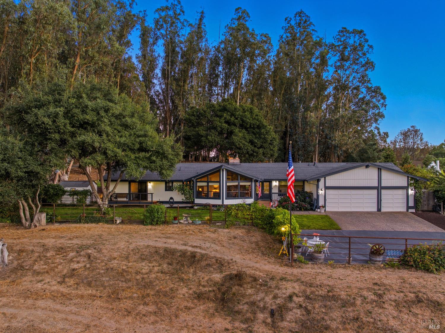 296 Eucalyptus Ave