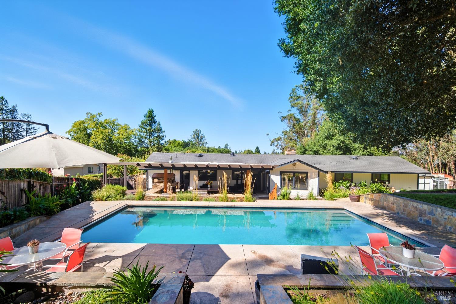 296 Eucalyptus Ave