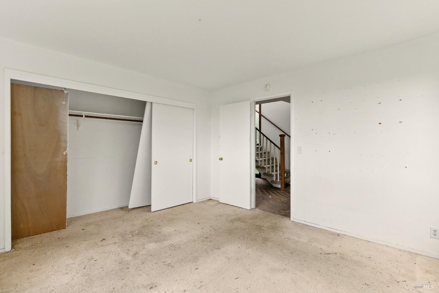 2 Bayhills Dr
