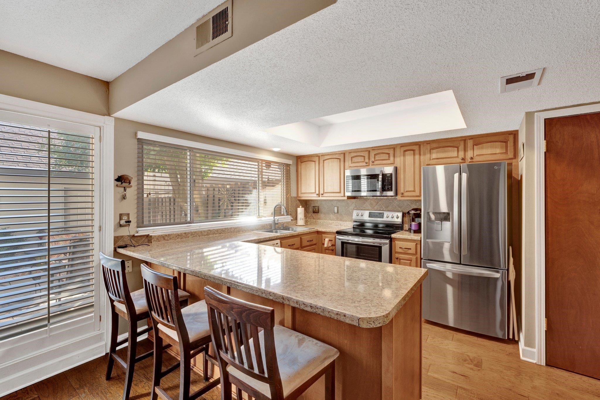 1693 HOBBITS GLEN DR Unit: 27