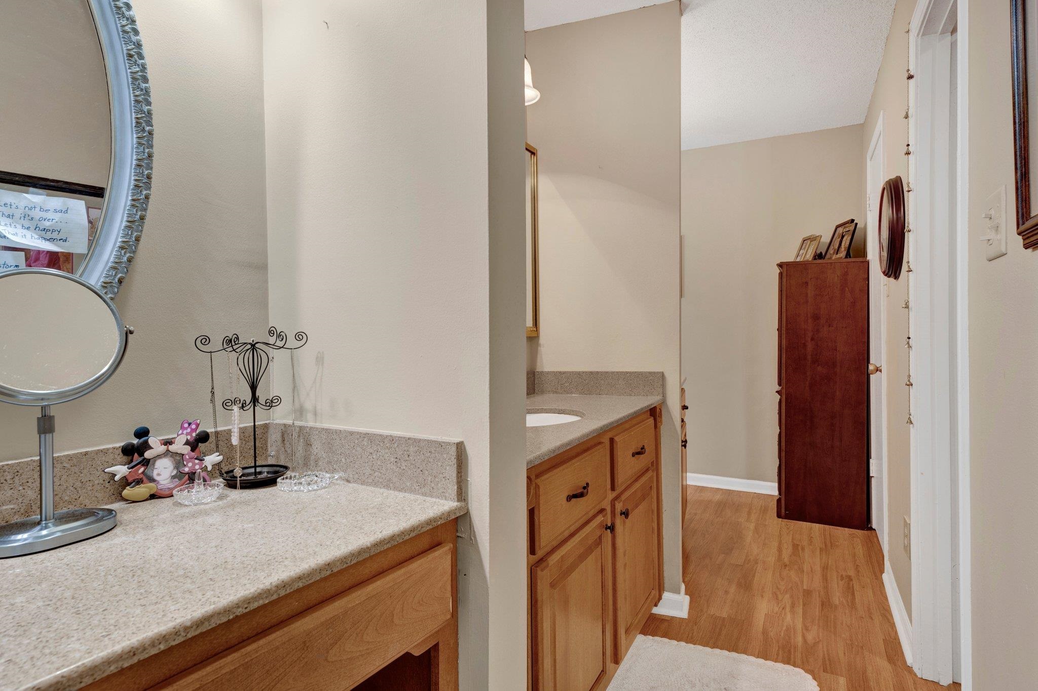 1693 HOBBITS GLEN DR Unit: 27