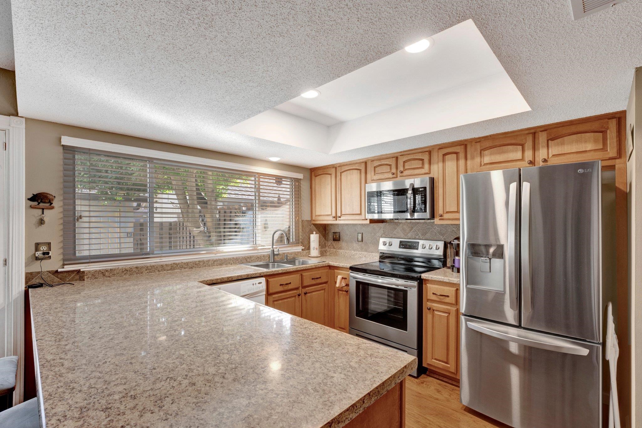 1693 HOBBITS GLEN DR Unit: 27