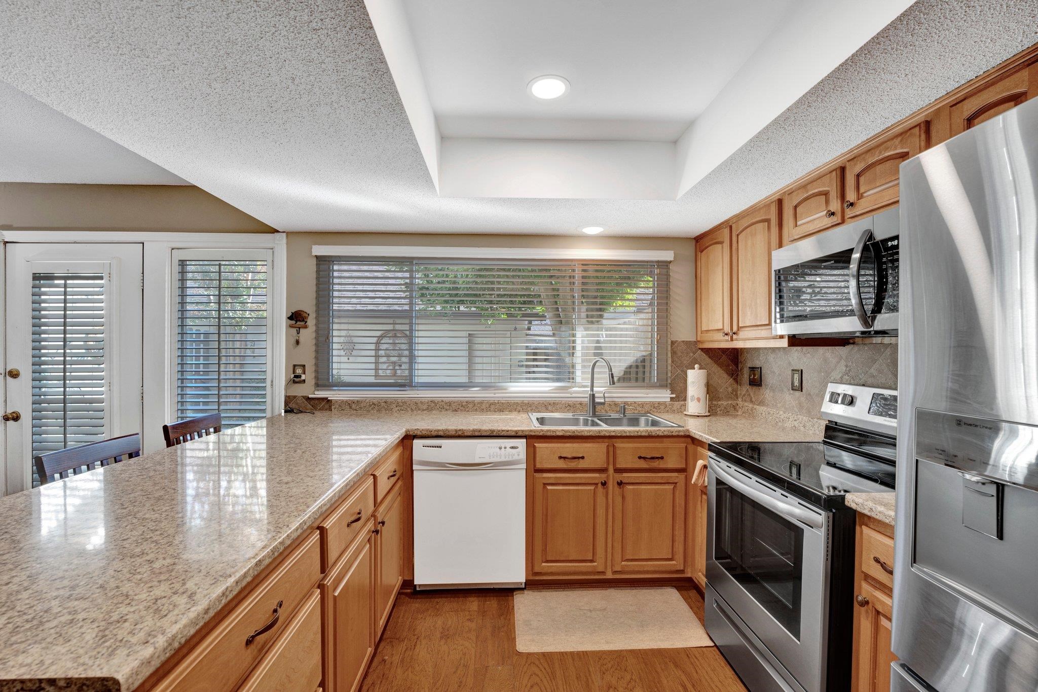 1693 HOBBITS GLEN DR Unit: 27