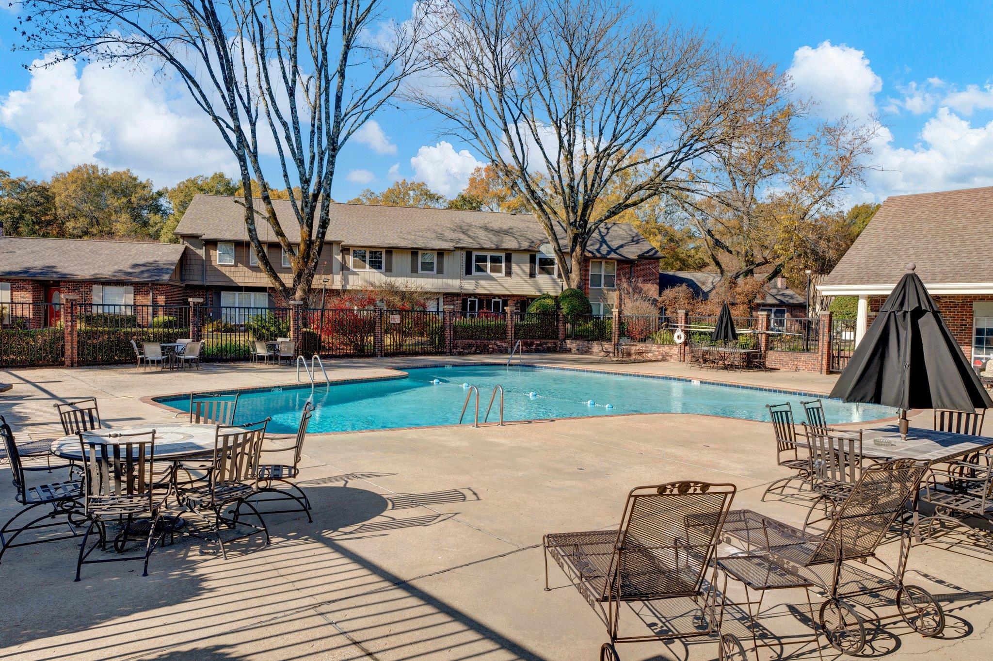 1693 HOBBITS GLEN DR Unit: 27