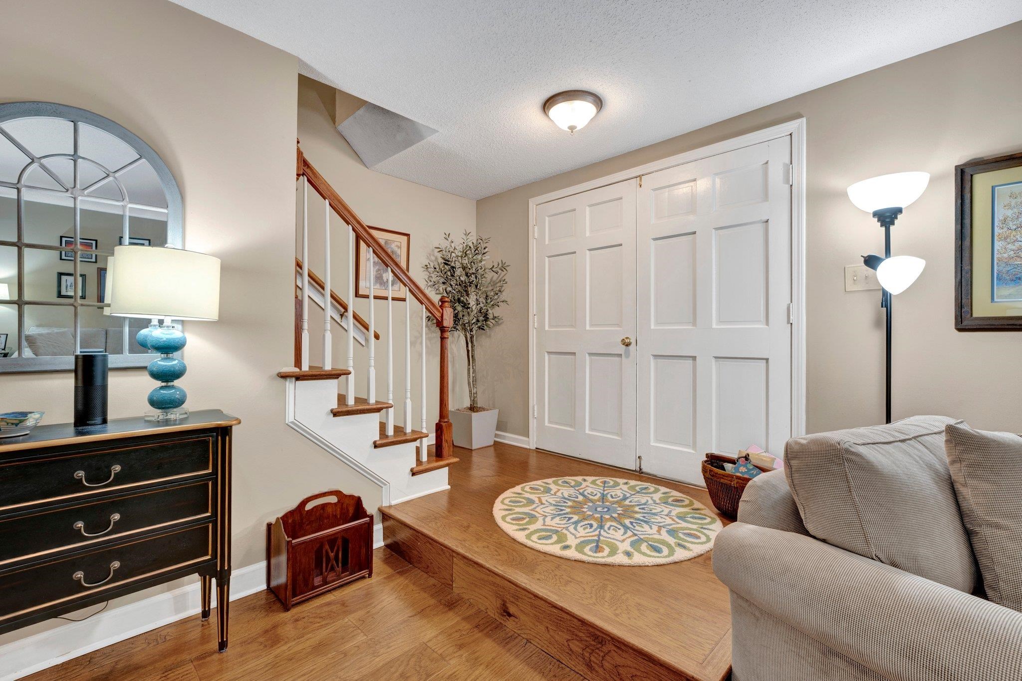 1693 HOBBITS GLEN DR Unit: 27