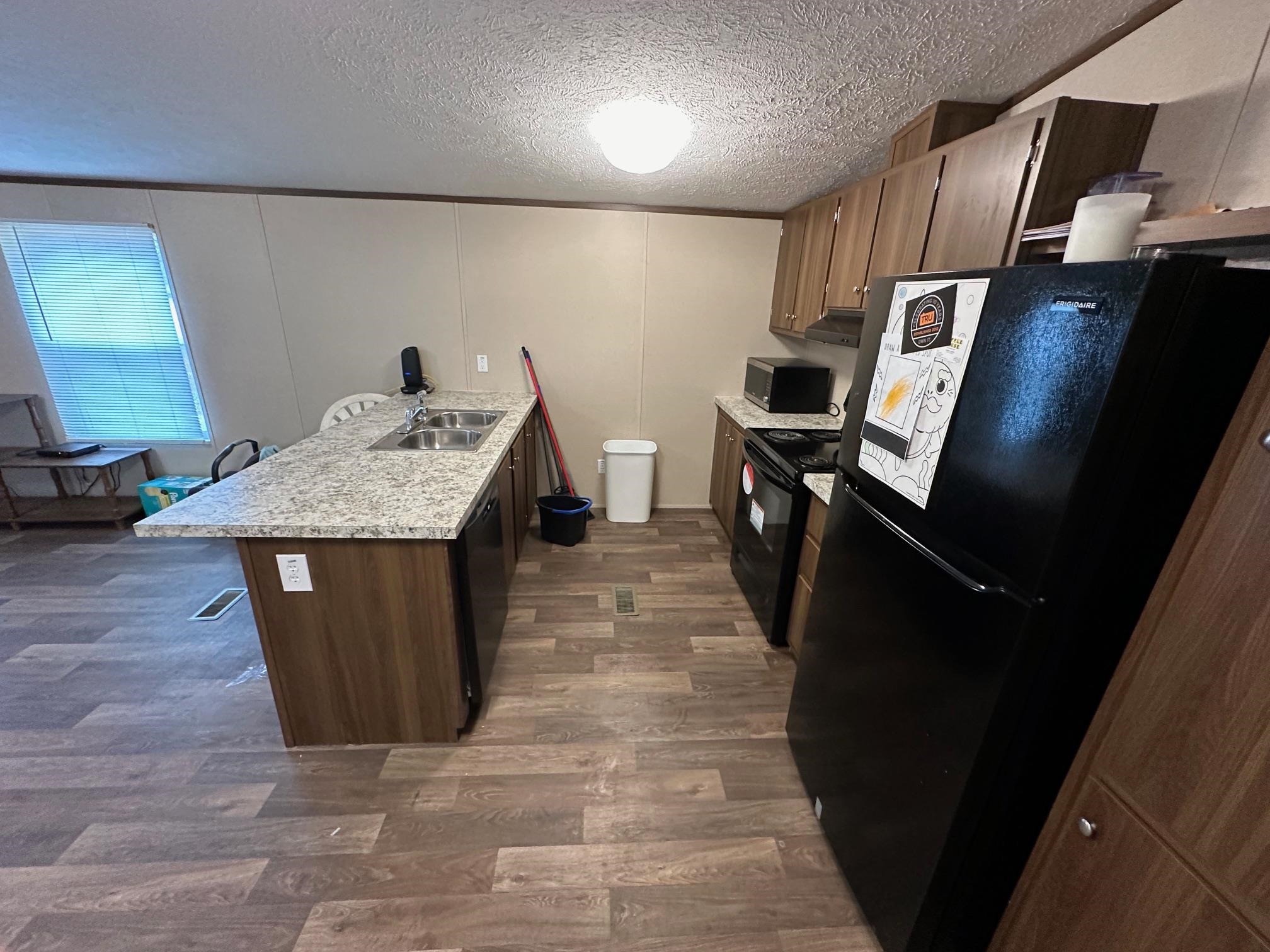 1696 HARDIN GRAVEYARD RD