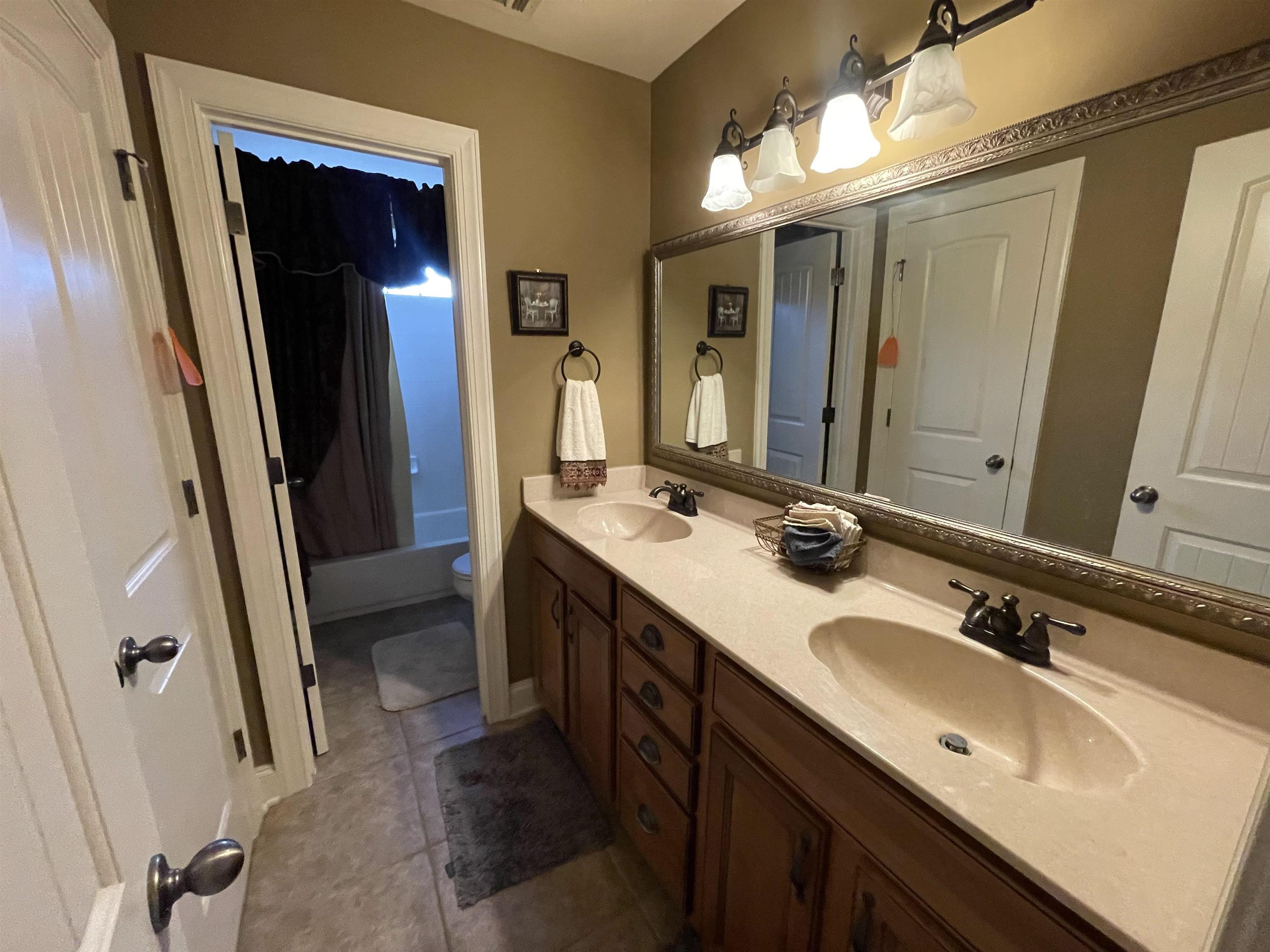 110 LEWIS FAIRWAY CIR