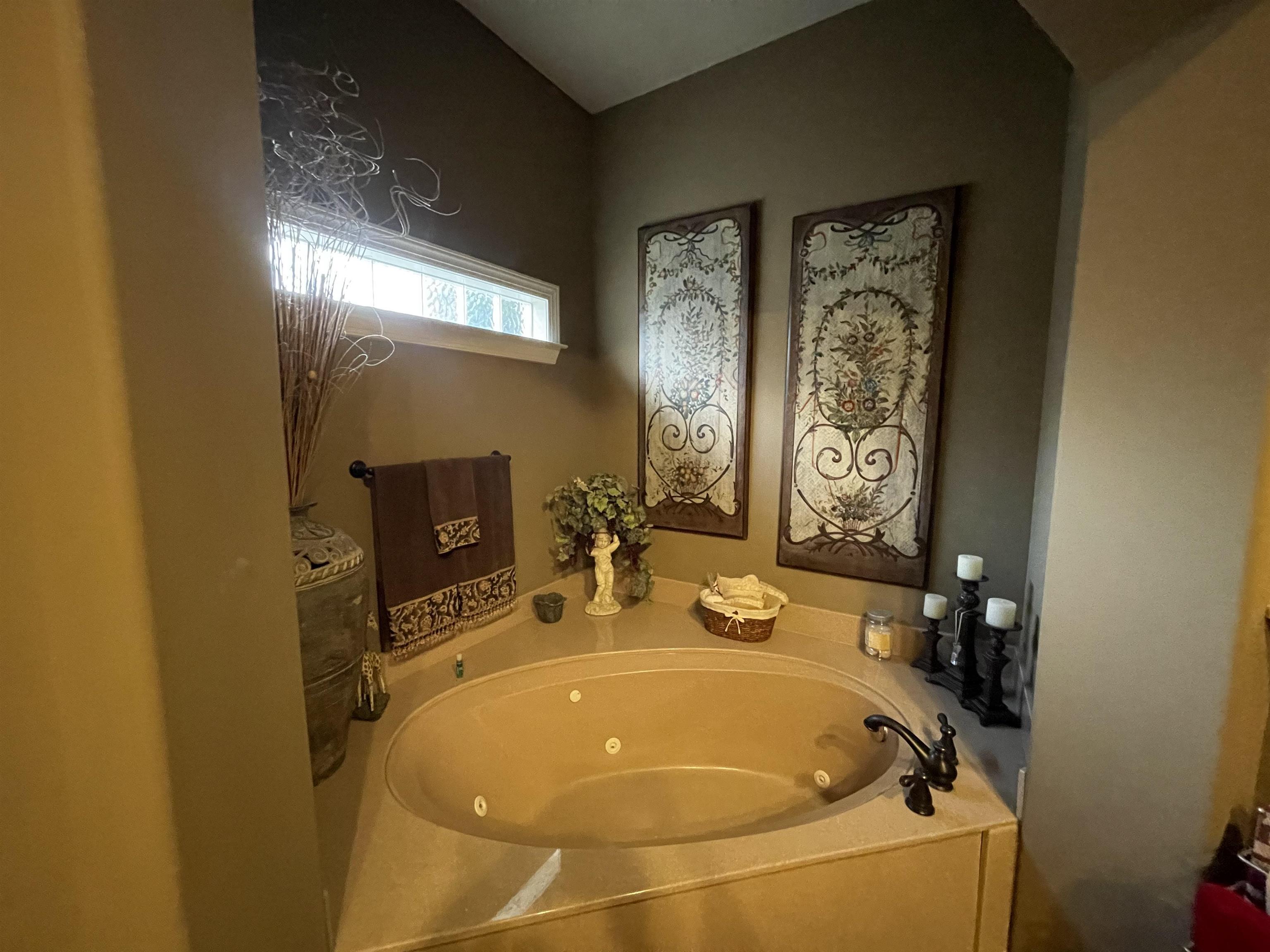 110 LEWIS FAIRWAY CIR