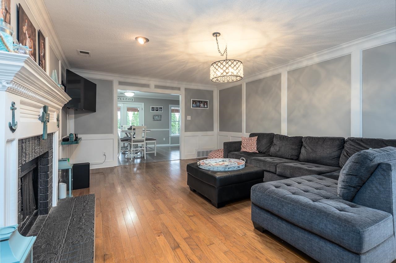 411 E POWELL RD