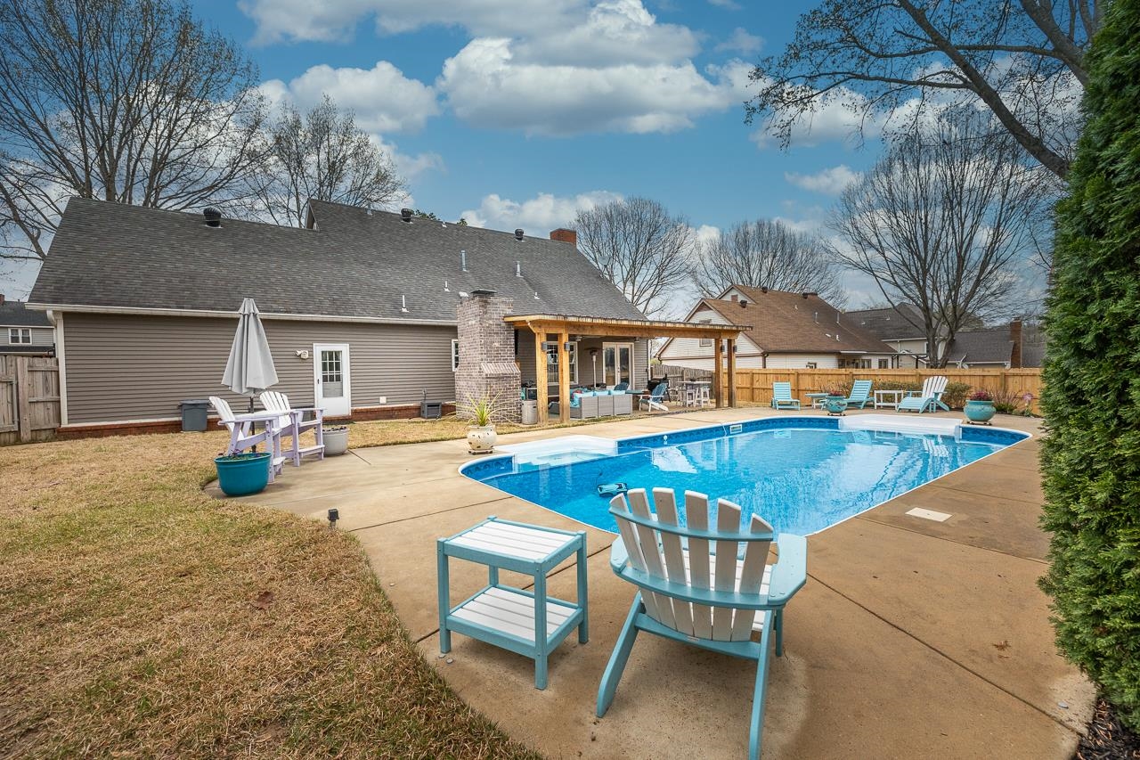411 E POWELL RD