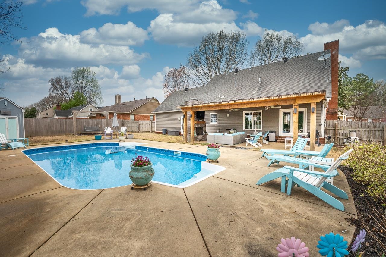 411 E POWELL RD