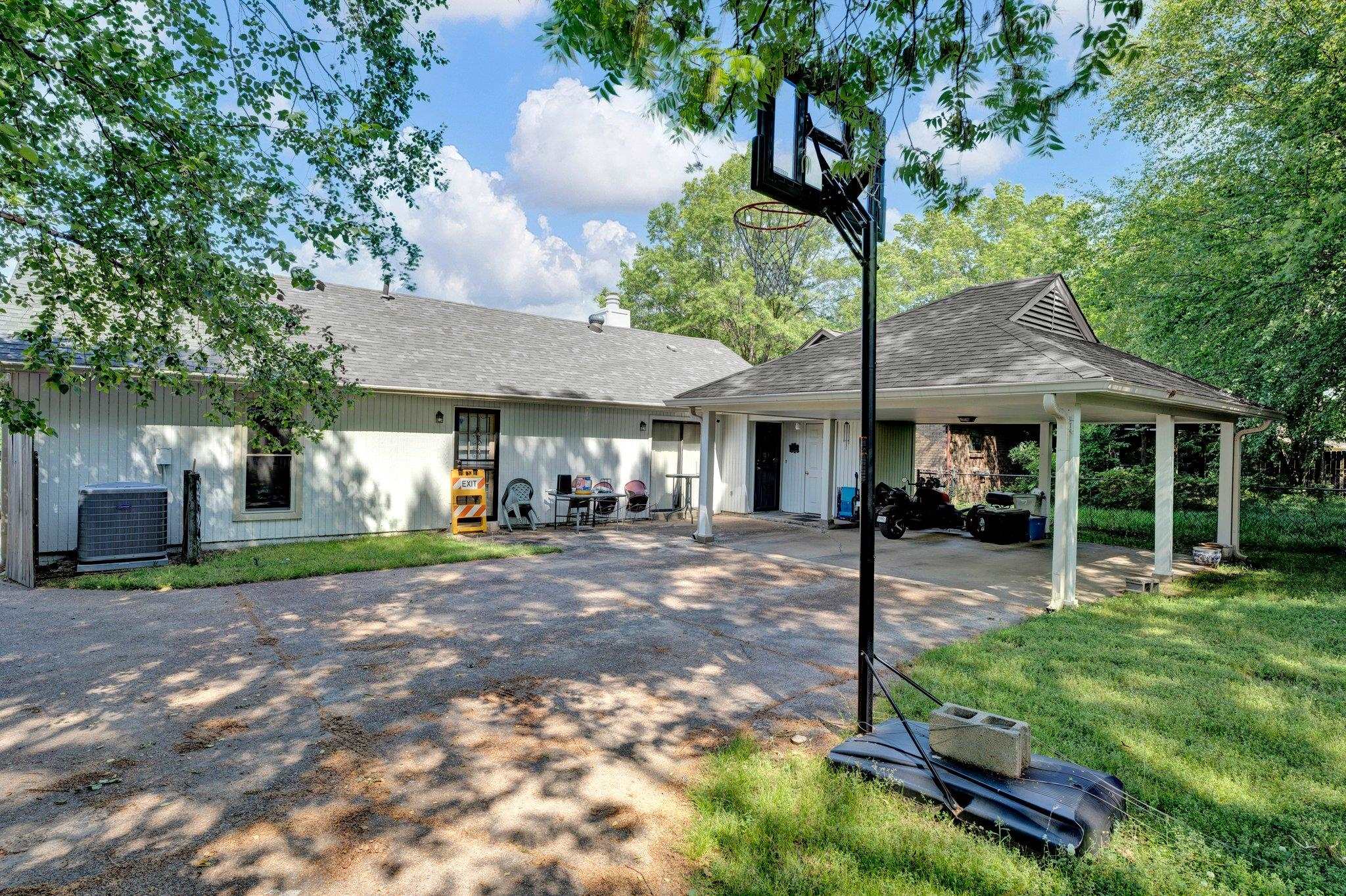 4550 KNOTTY OAKS DR