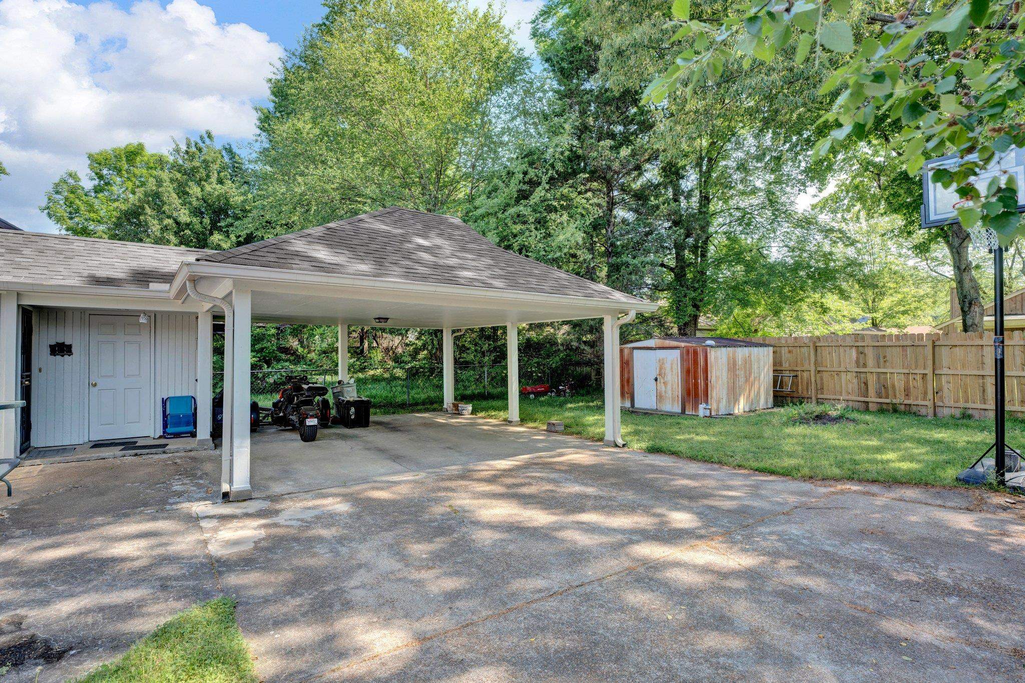 4550 KNOTTY OAKS DR
