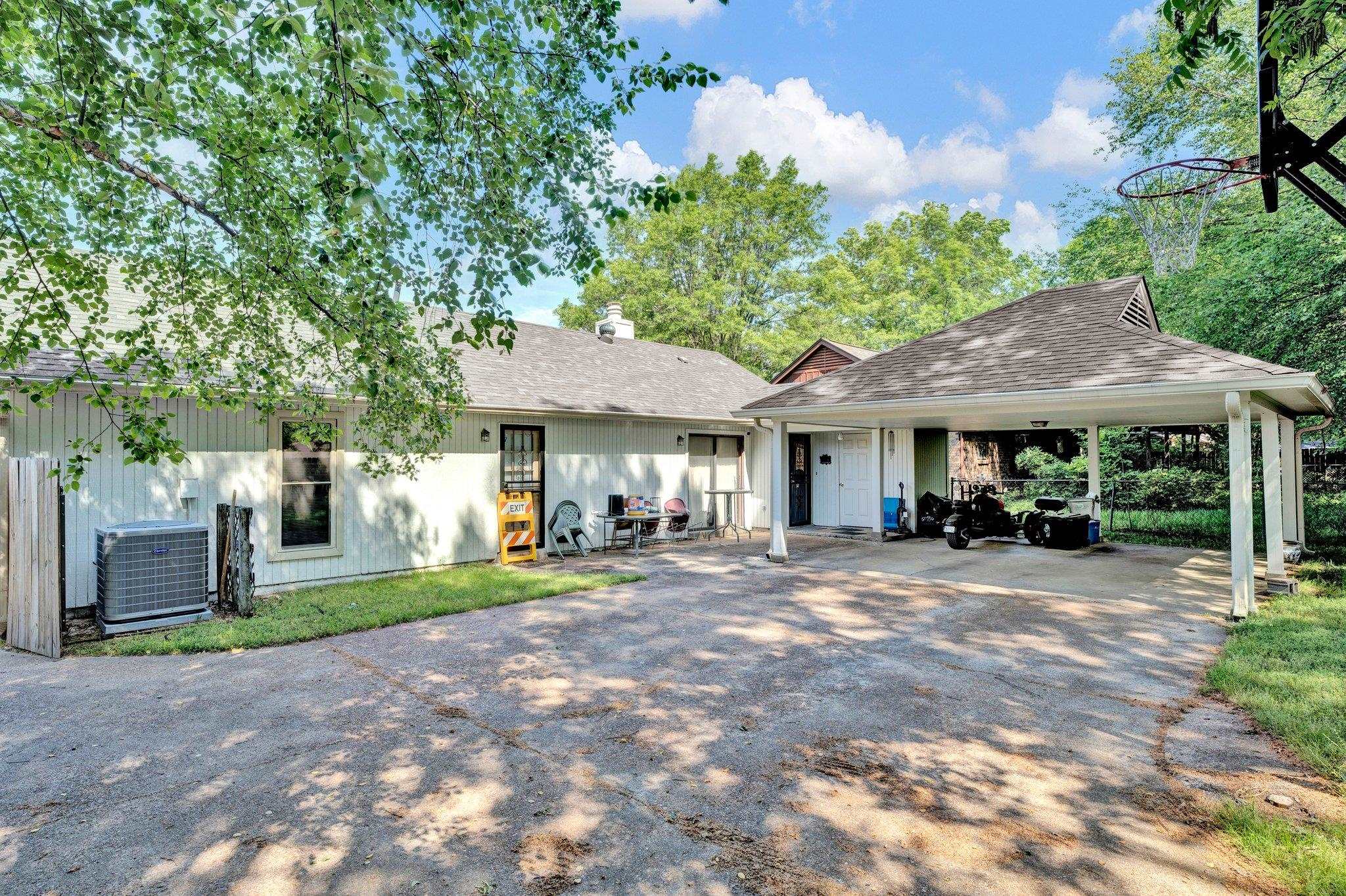 4550 KNOTTY OAKS DR