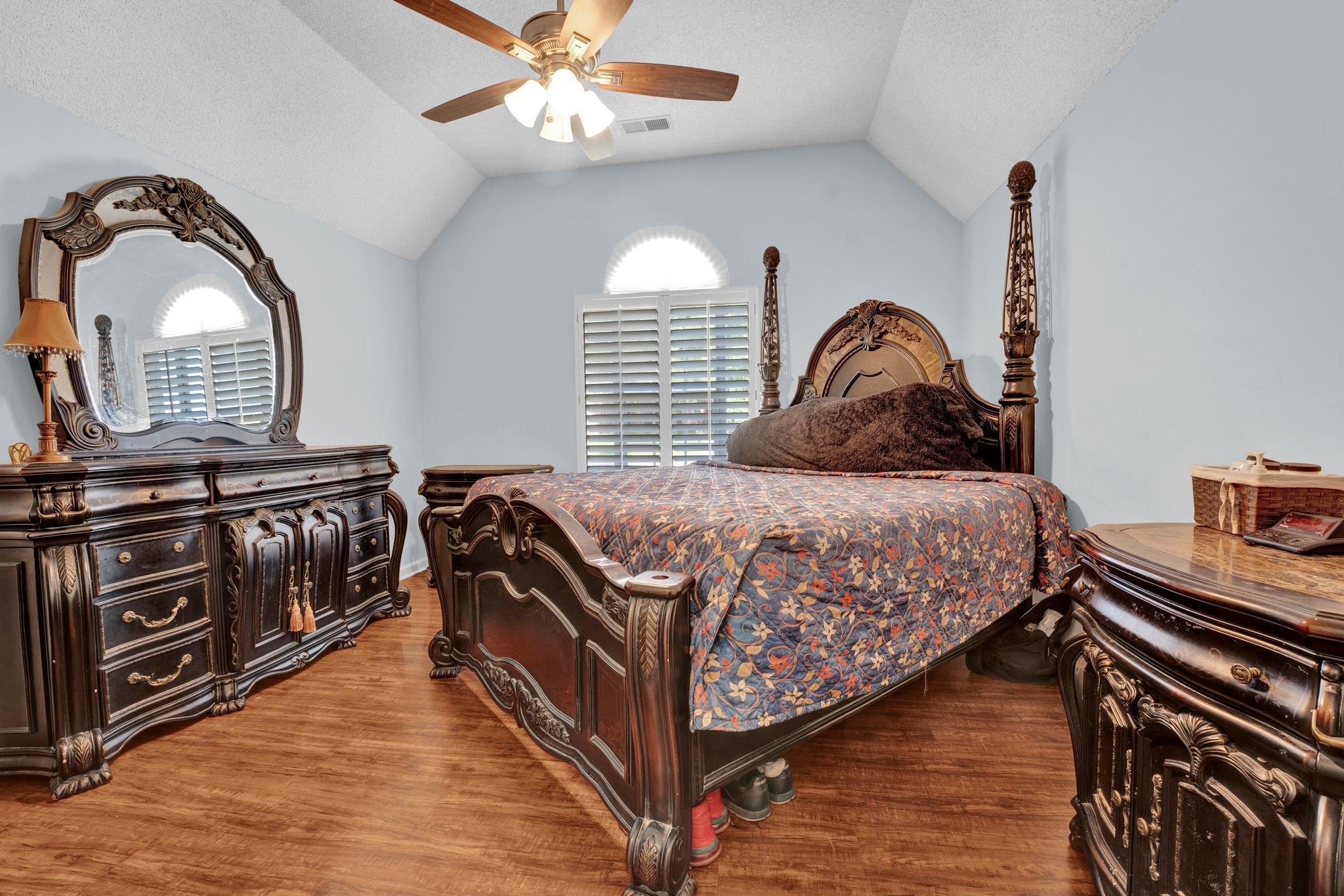 5364 MEADOW CROSS DR