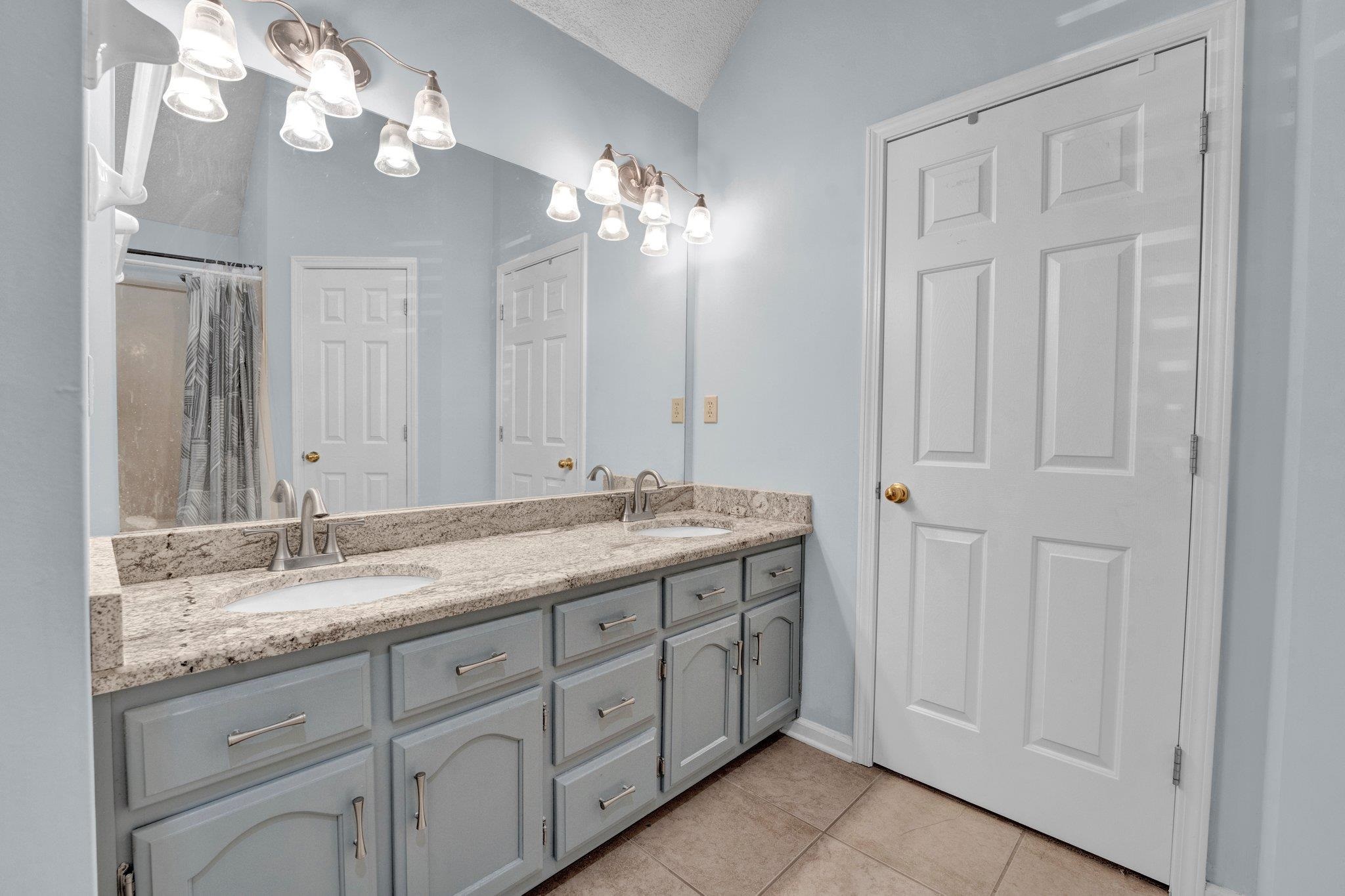 5364 MEADOW CROSS DR