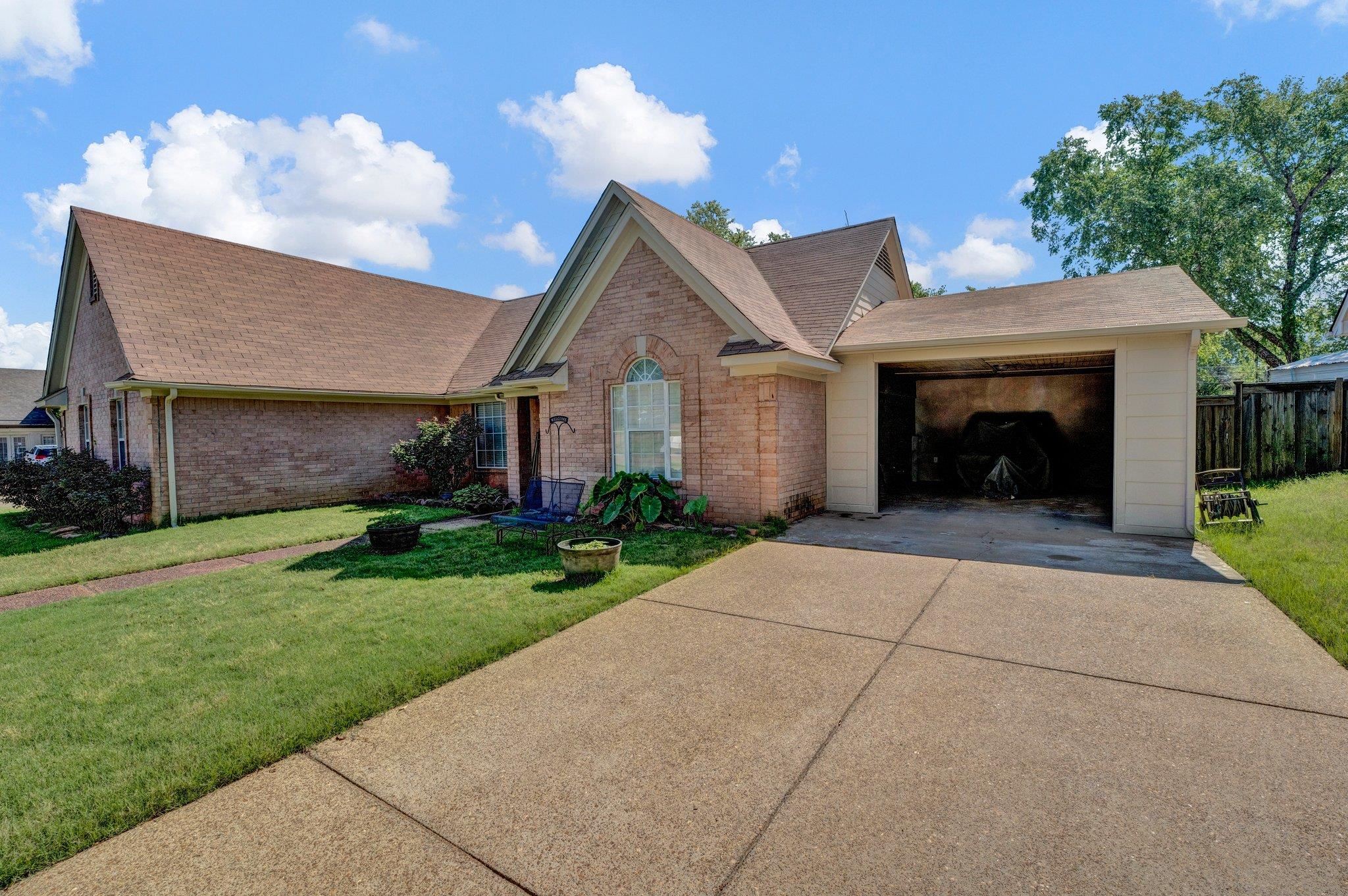 5364 MEADOW CROSS DR