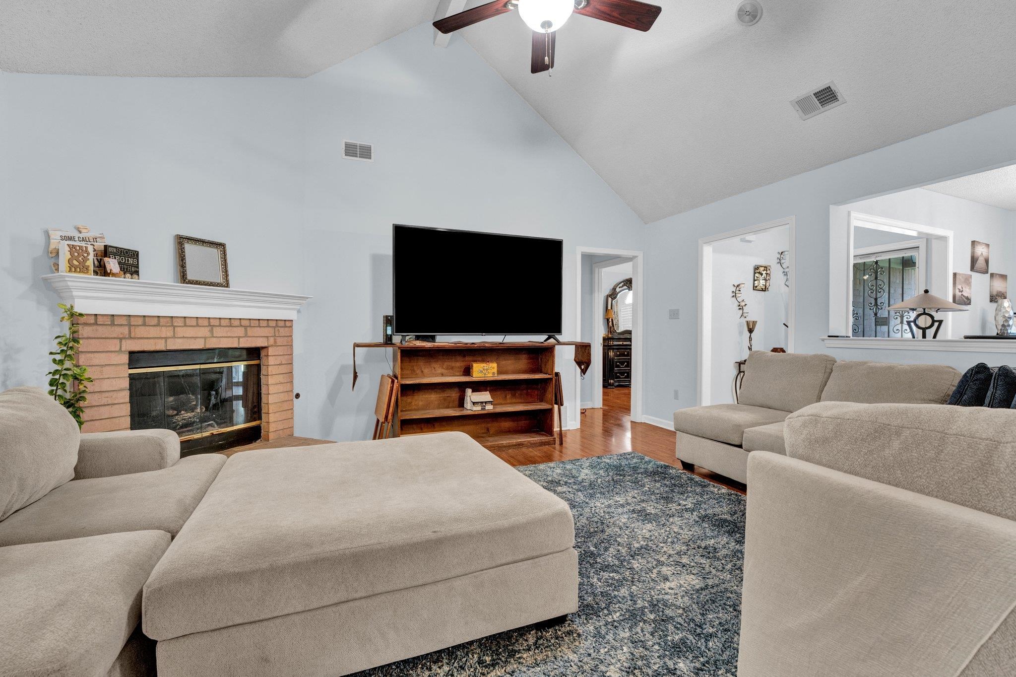 5364 MEADOW CROSS DR