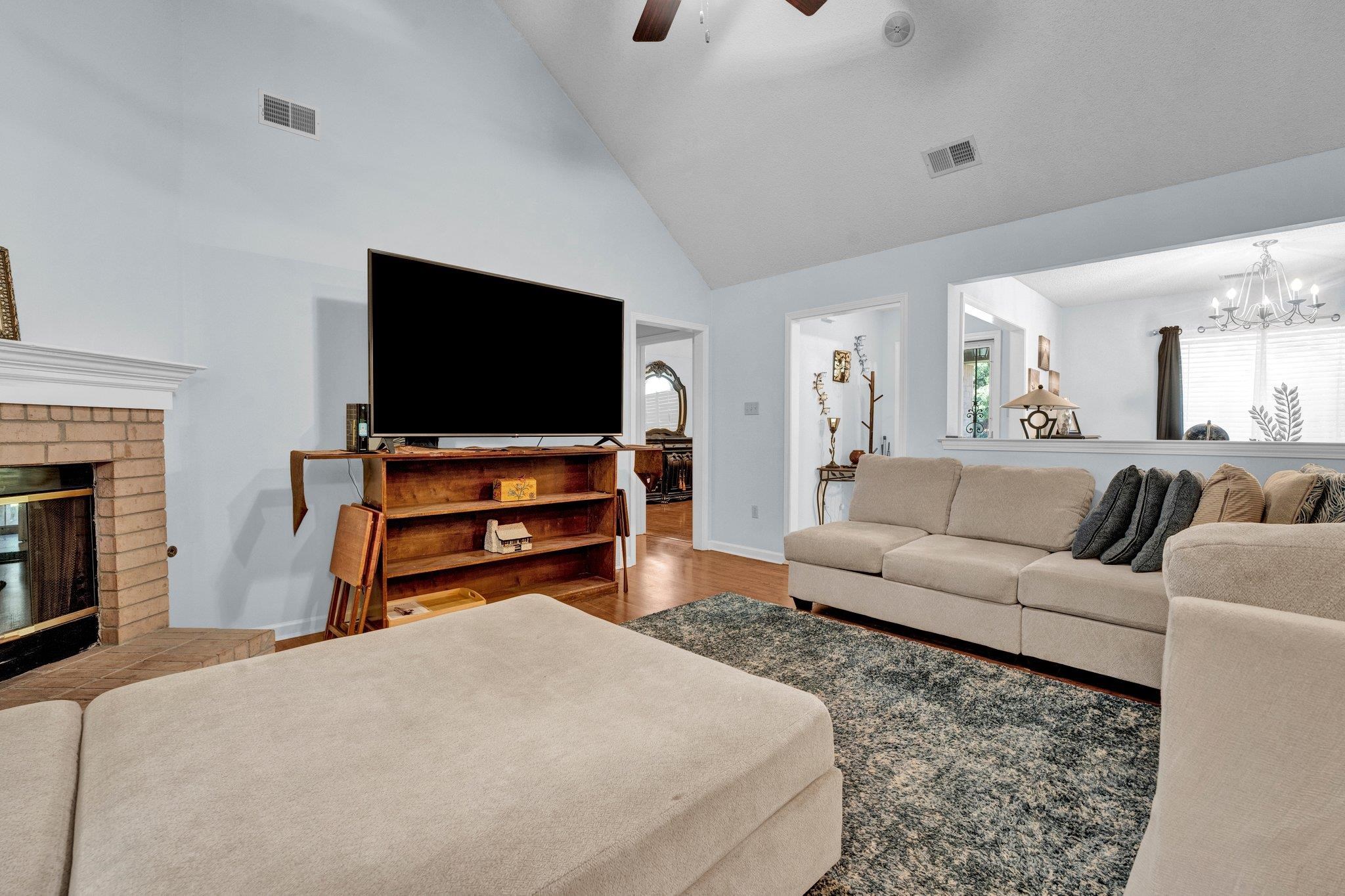 5364 MEADOW CROSS DR