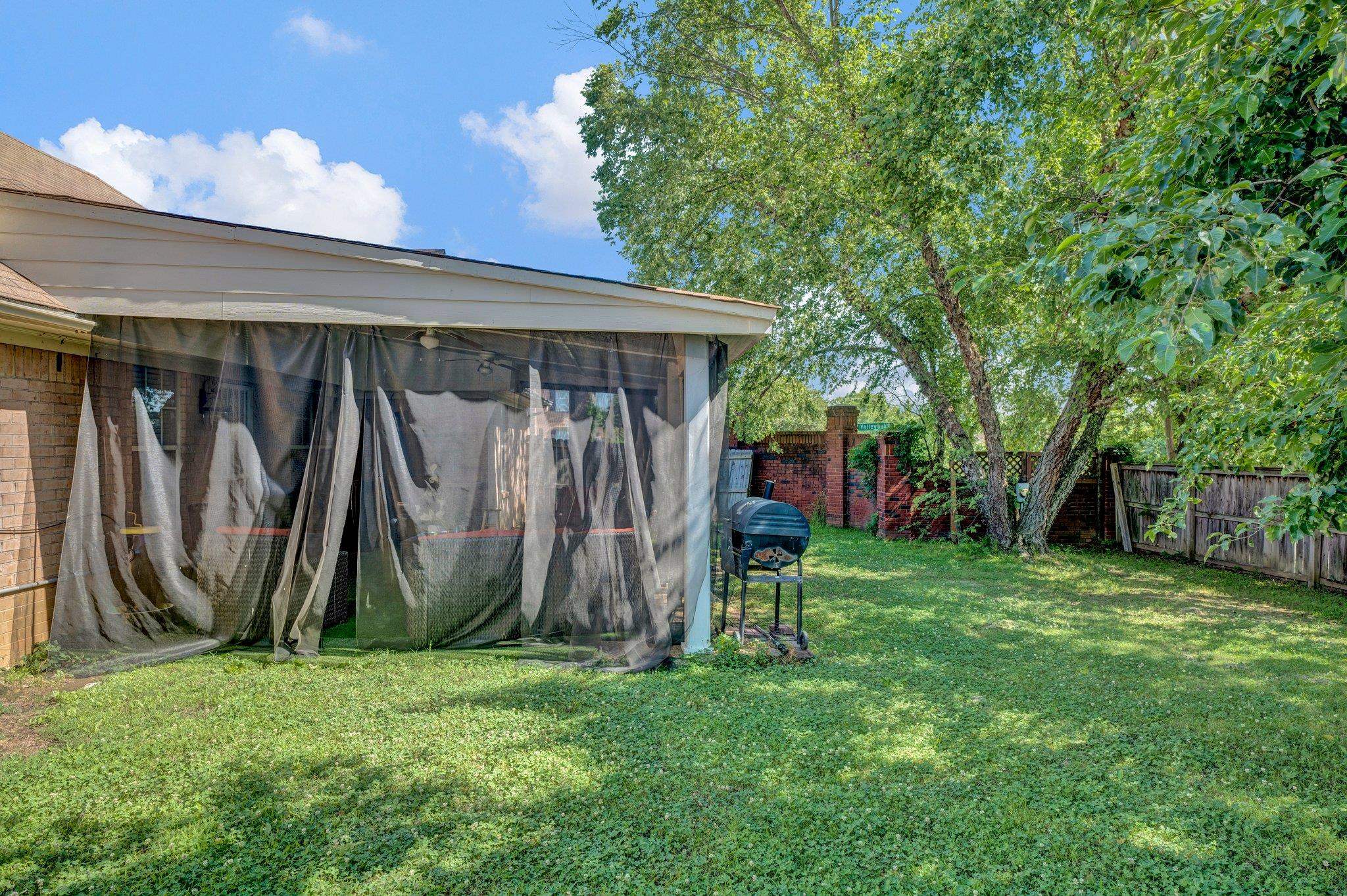 5364 MEADOW CROSS DR