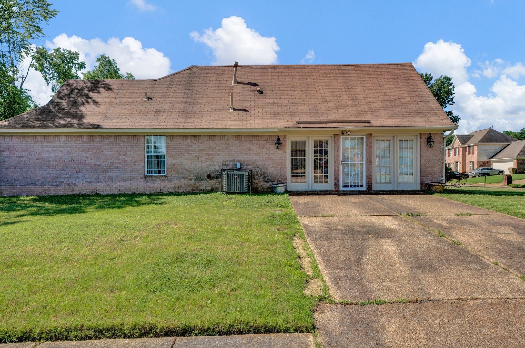 5364 MEADOW CROSS DR